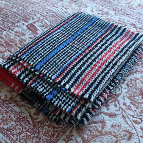 Banana Republic Glen Plaid Scarf Fringe Ends 79" x 26" Red Blue White - Picture 3 of 5